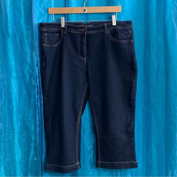 Reitmans Denim Capris (13) - Picture 1 of 7